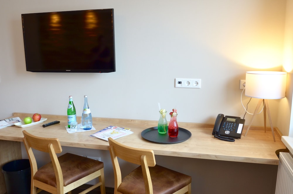 Hotel Five 46/49