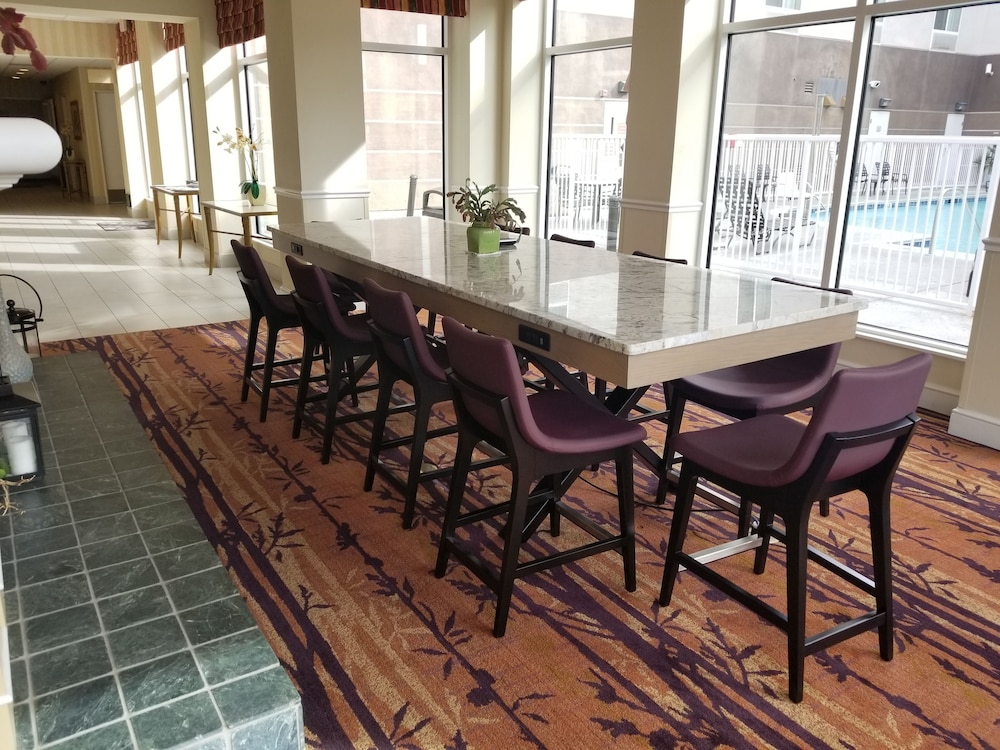 Hilton Garden Inn Victorville 37/38