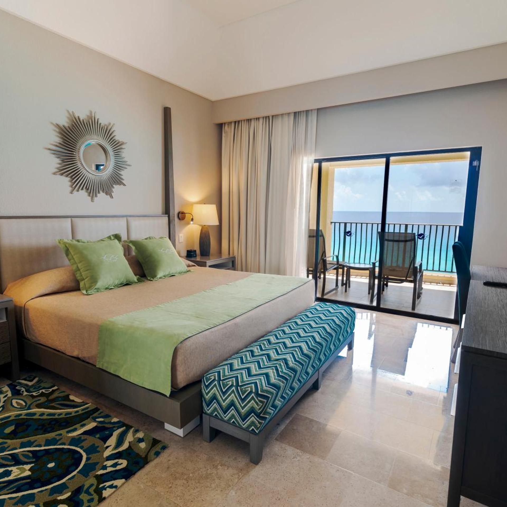 1 Bedroom, Deluxe, Suite, King Bed, Beach Front
