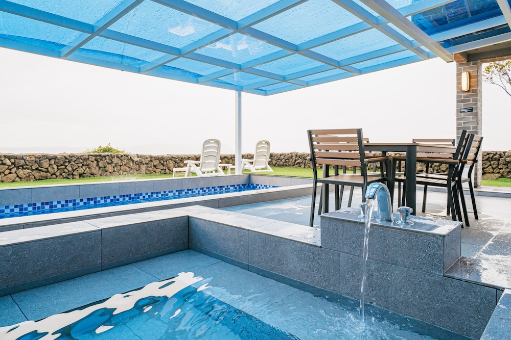 The cloud pool&spa [VR] 22/50