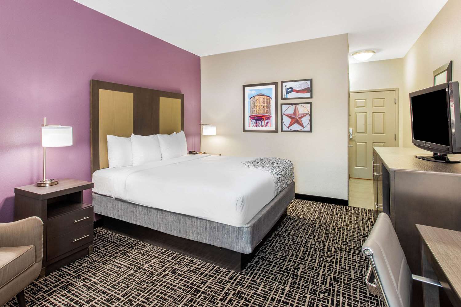 La Quinta Inn Suites Hillsboro 8/46