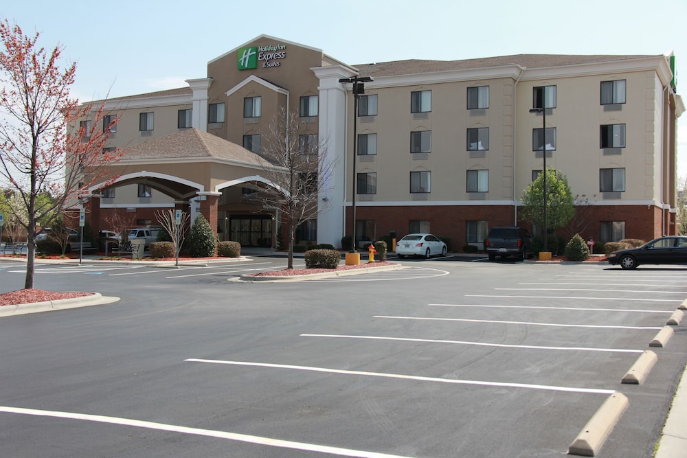 Holiday Inn Express Suites Roanoke Rapids Se 1/72