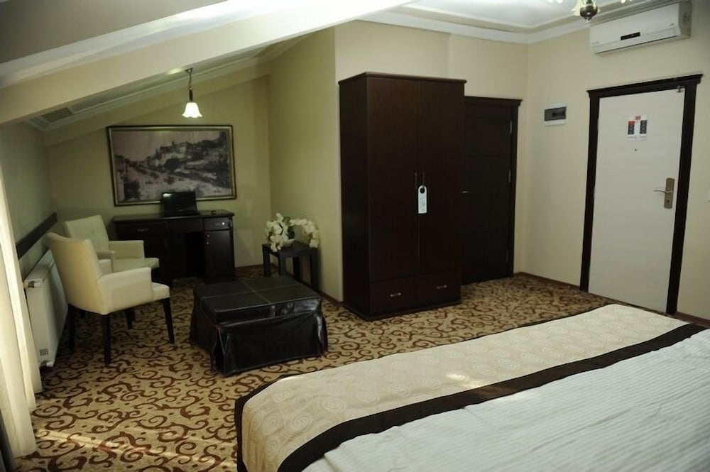 Teona Otel 22/26