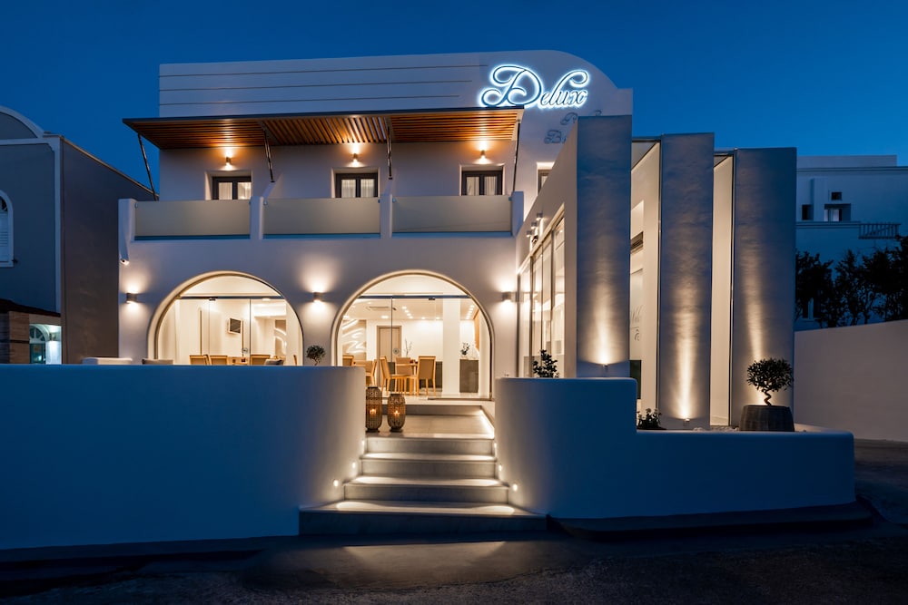 Deluxe Hotel Santorini 3/63