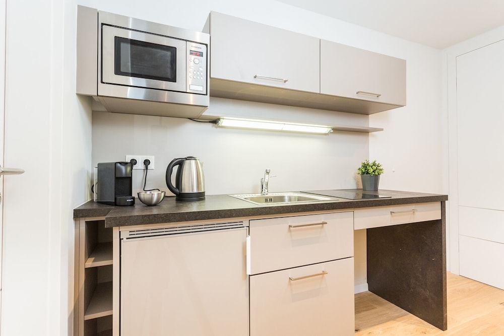 Room 4 Apartments 11/50