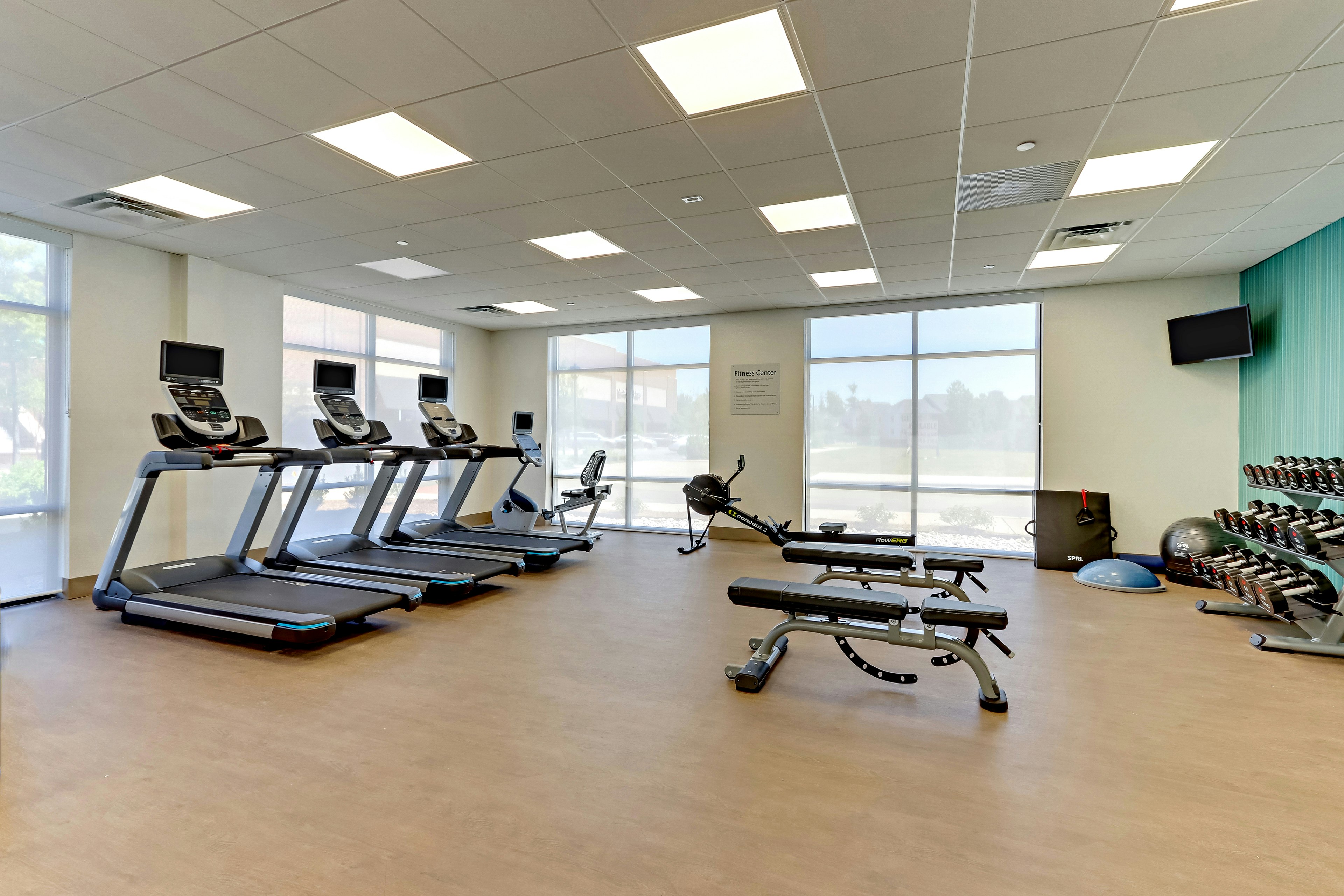 HOLIDAY INN EXPRESS AND SUITES WINSTON SALEM SW CLEMMONS 34/50