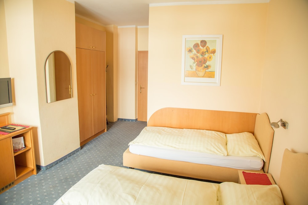 Lilienhof Hotel 9/25