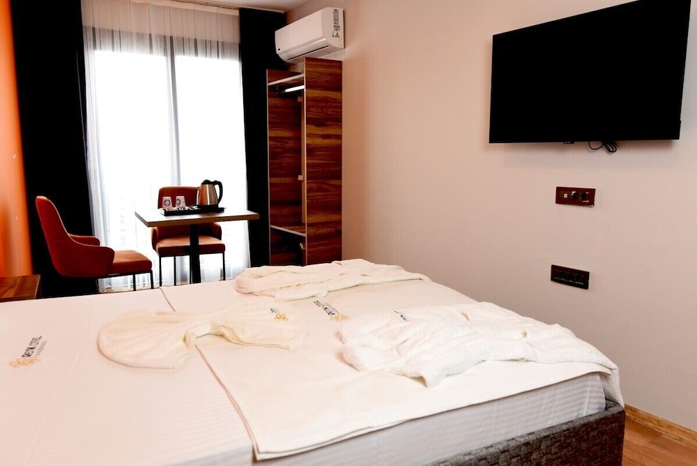 Renk Otel 2/7