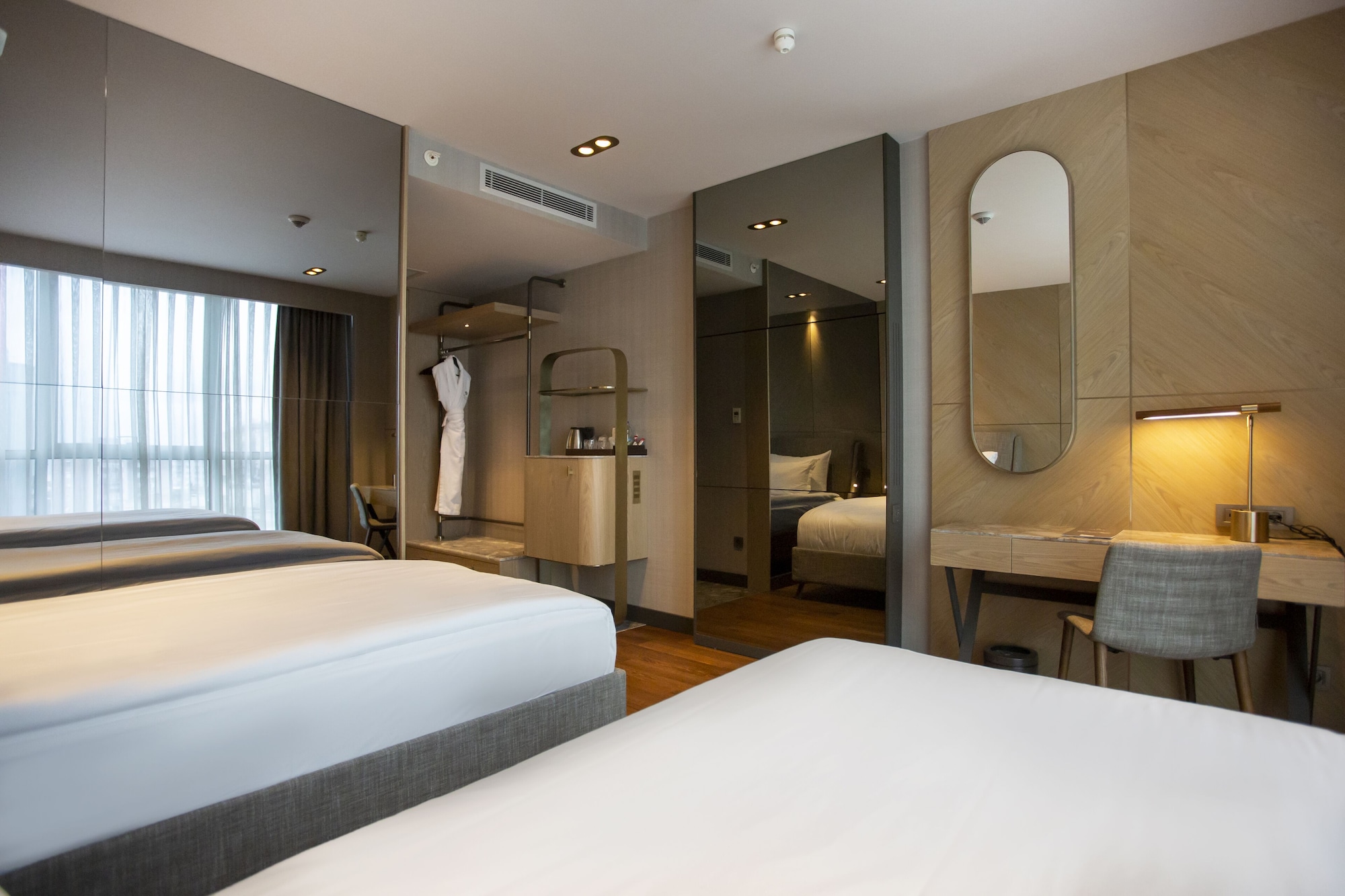 DELUXE TWIN BED ROOM