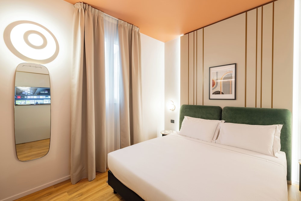 SUPERIOR, DOUBLE BED
