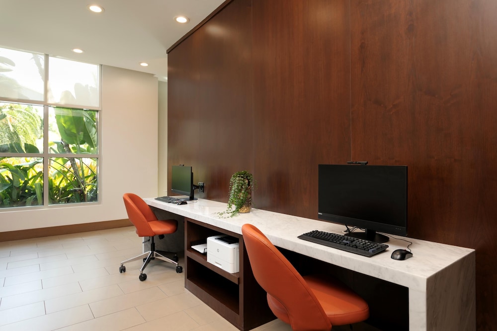 Hyatt House San Juan 62/74