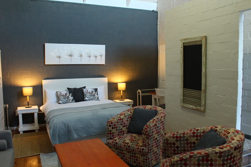 West Coast GuestHouse 5/50