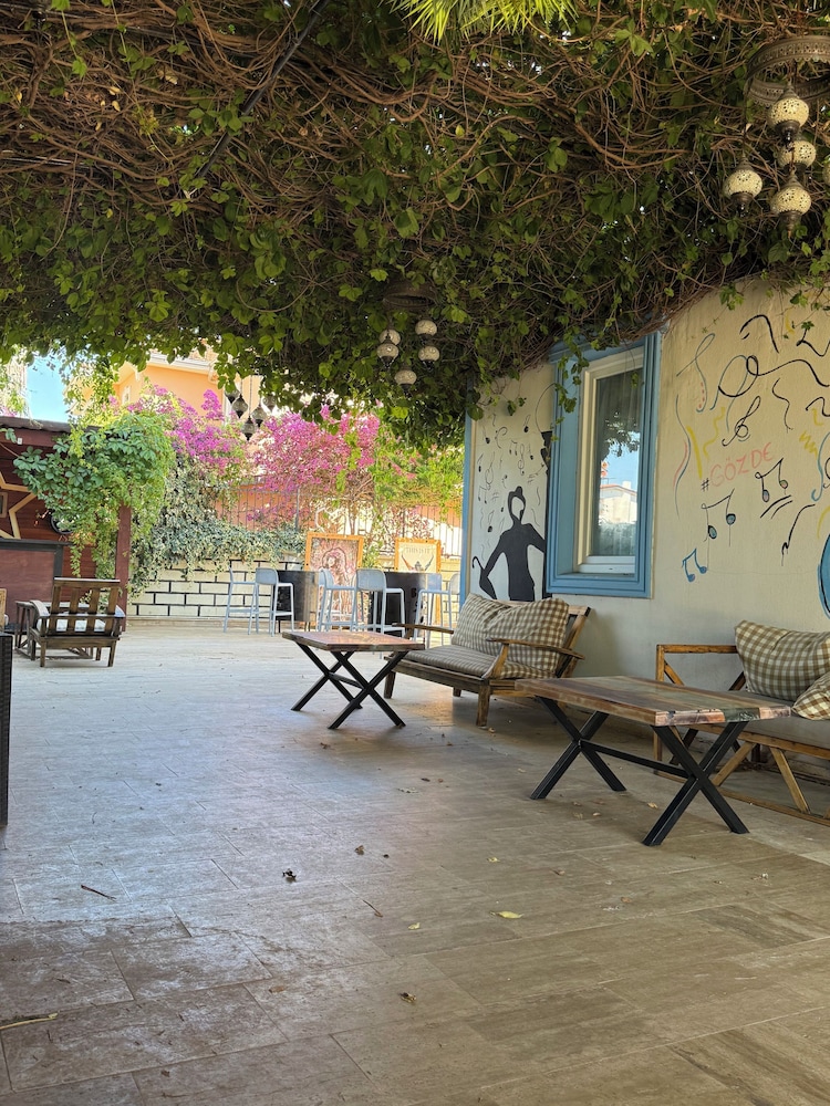 Gozde Hotel 44/49