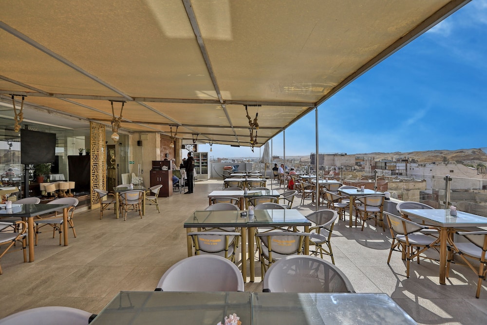 Mamlouk Pyramids Hotel 53/68