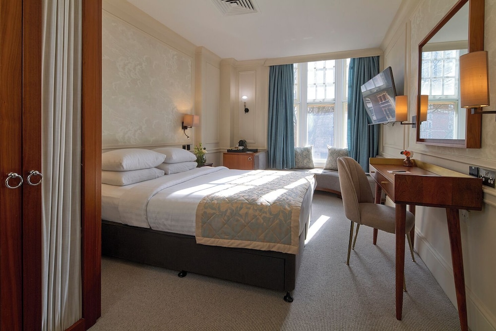 SUPERIOR, DOUBLE BED