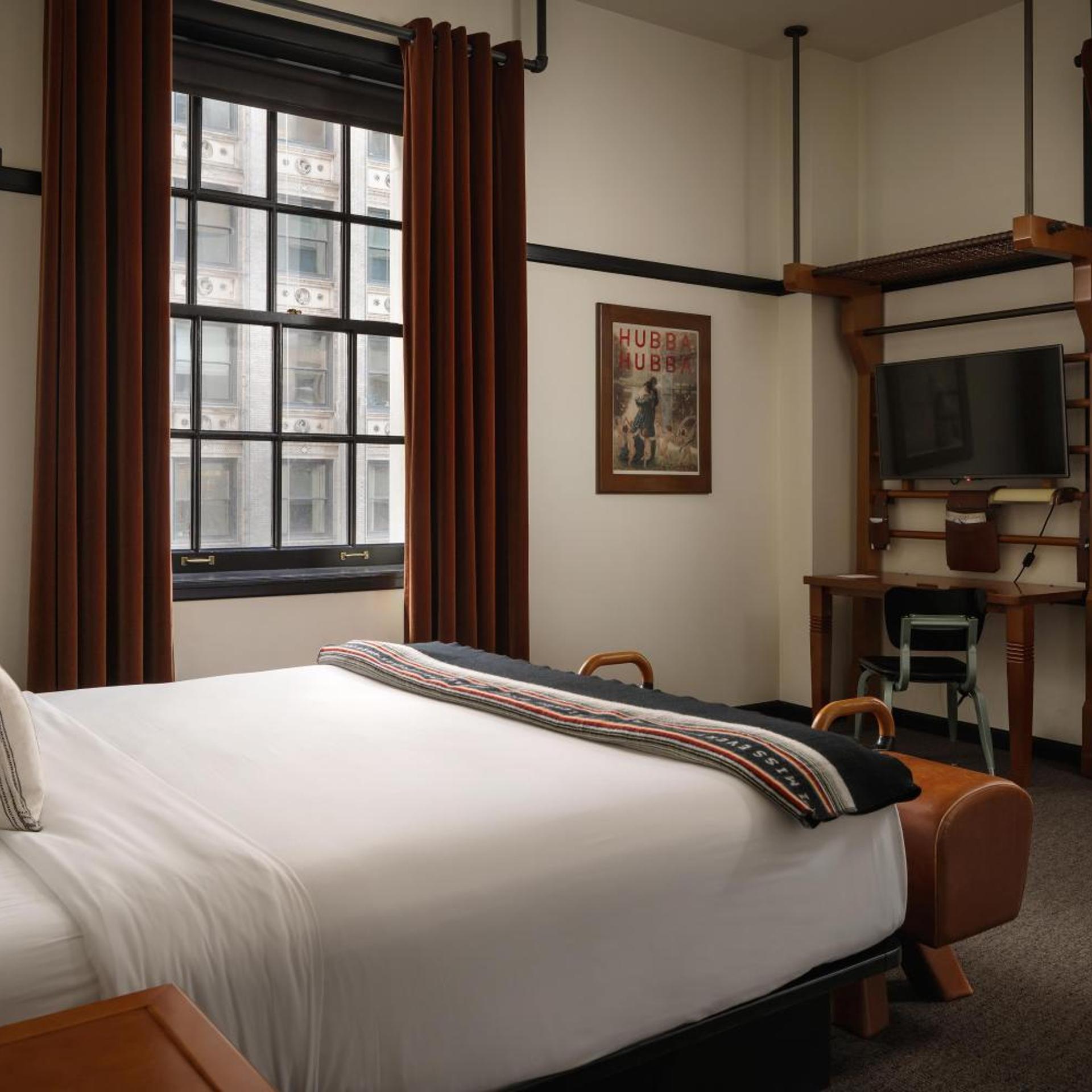Room, King Bed, with View, Corner