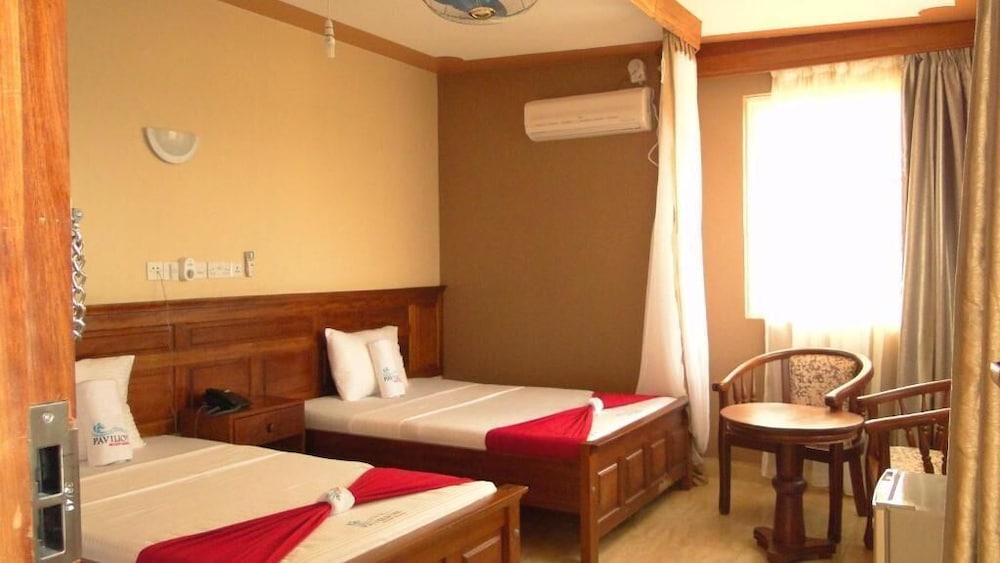 Pavilion Holiday Resort 7/29