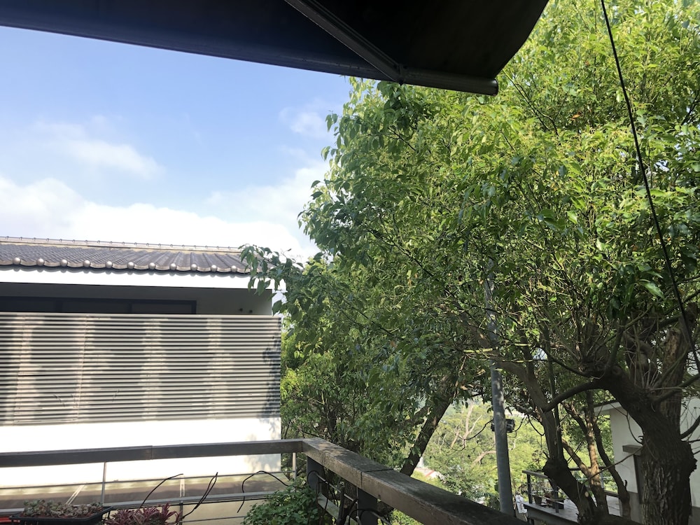 Sanyi Happiness B&B 57/70