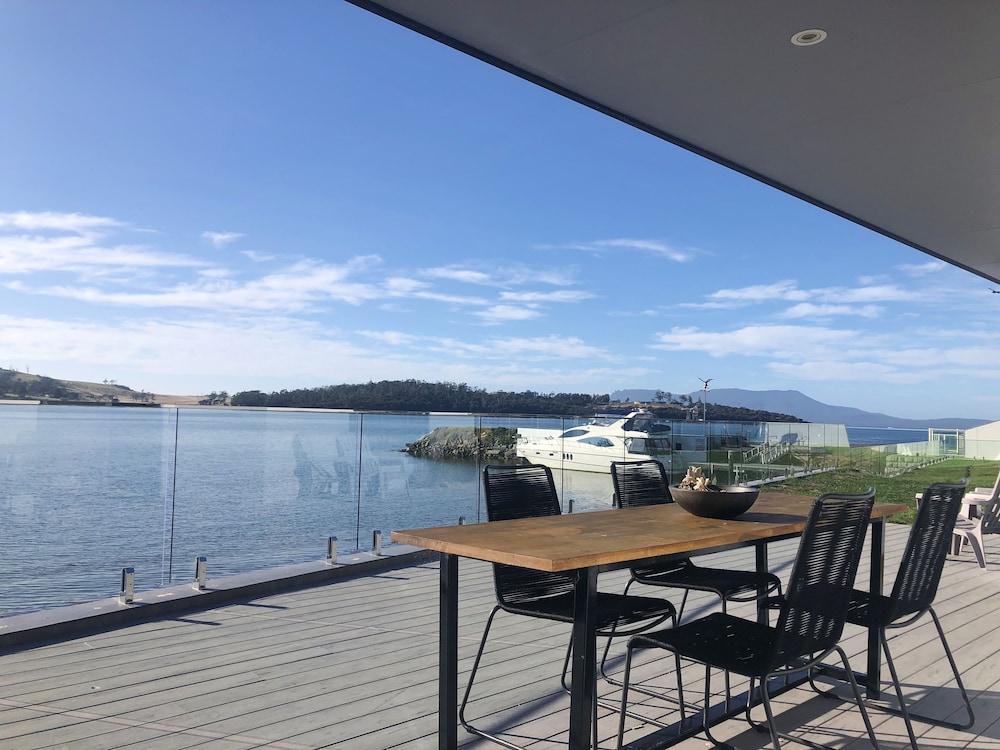 Eastcoaster Tasmania 33/75