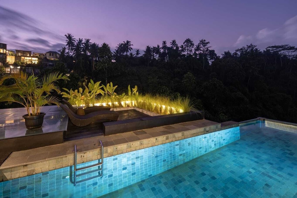 Zenubud Villa 42/46