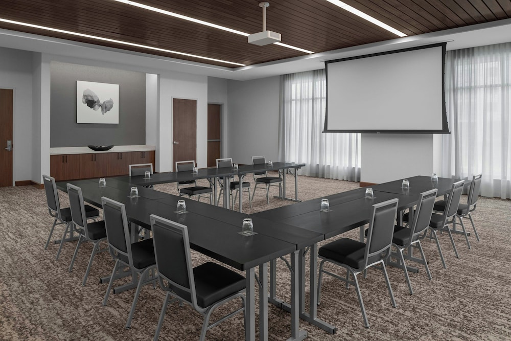 AC Hotel by Marriott Lansing University Area 37/49