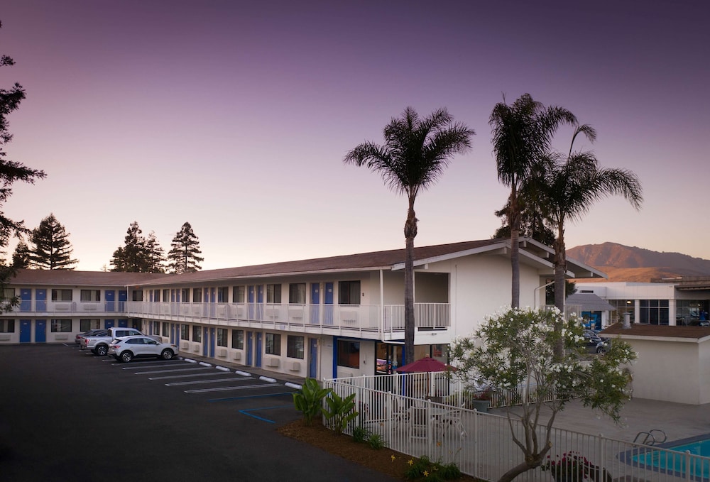 Motel 6 San Luis Obispo North image