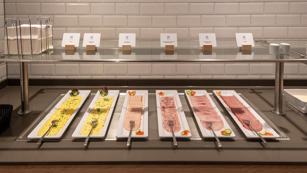 Holiday Inn Express Munich North, an IHG Hotel 61/71