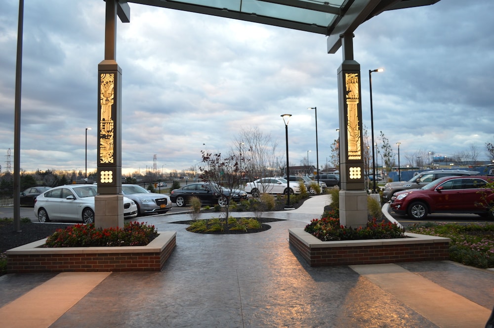 Hyatt Place Buffalo/Amherst 67/70