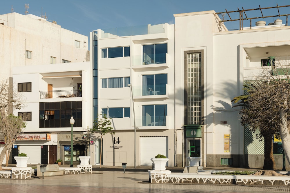 Blue Marina Suites 1/43