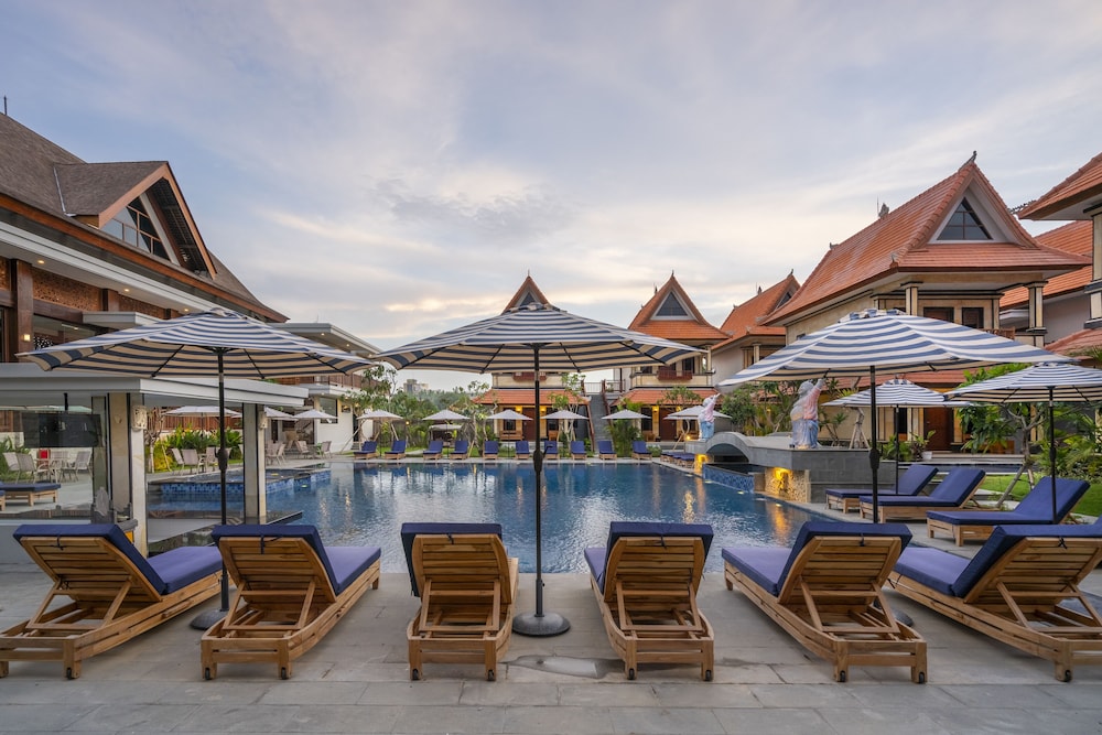 The Salila Beach Resort 32/34