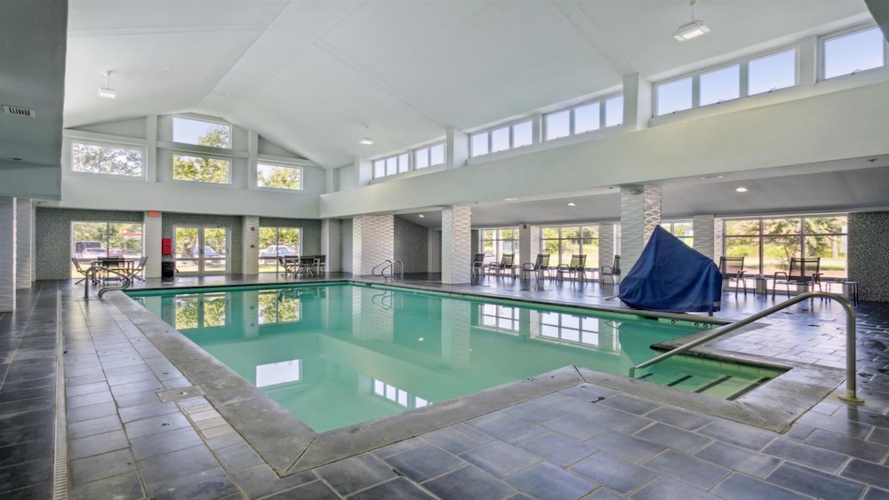 swimming pool spa