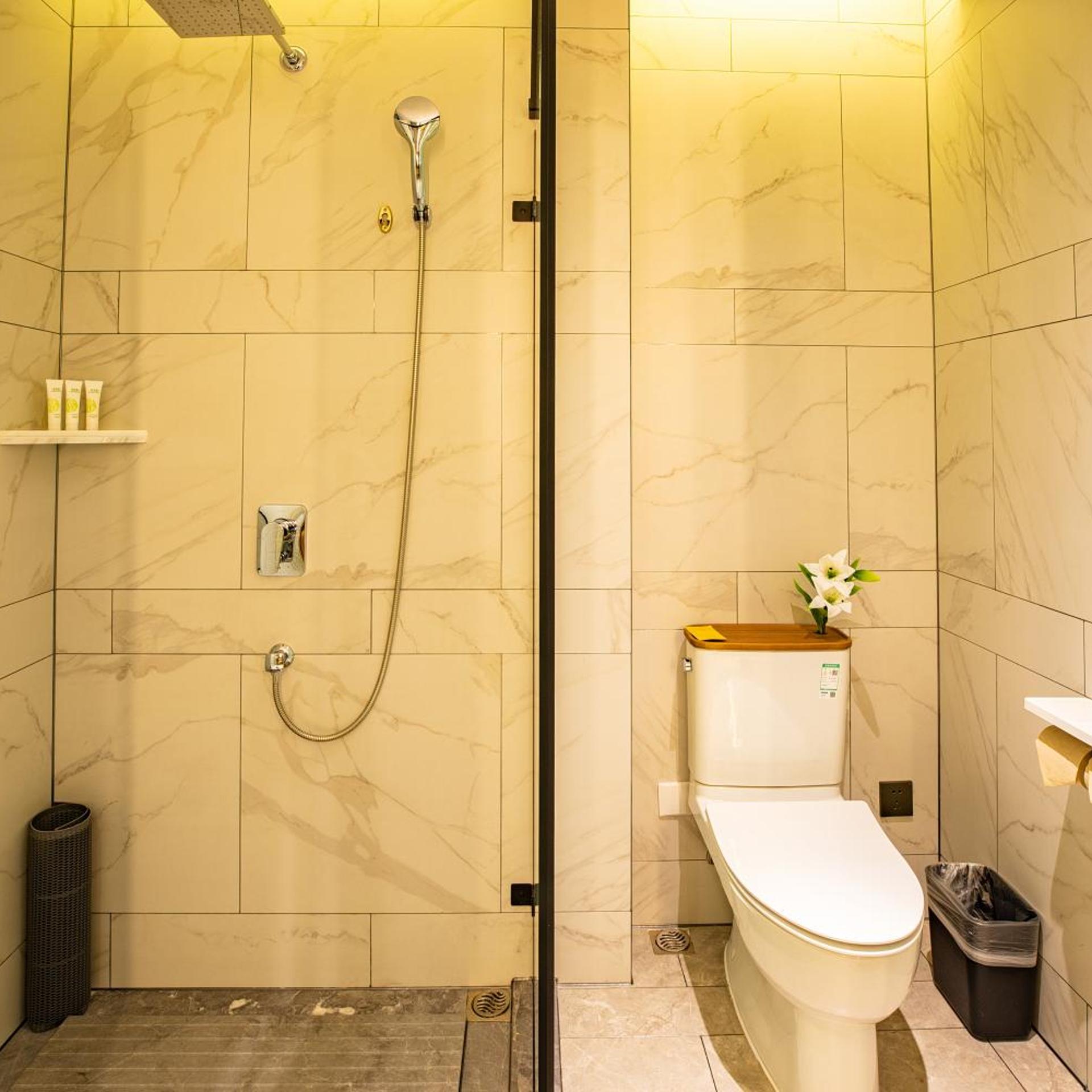 Jinjiang Metropolo Hotel Weihai Railway Station Branch 44/56