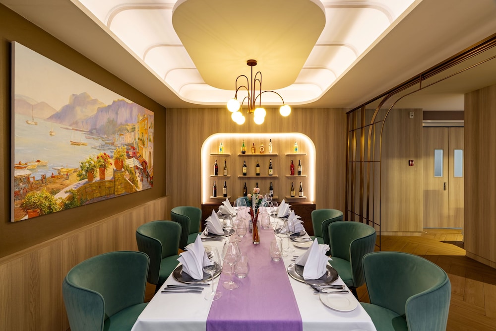 Katathani Phuket Beach Resort 57/66