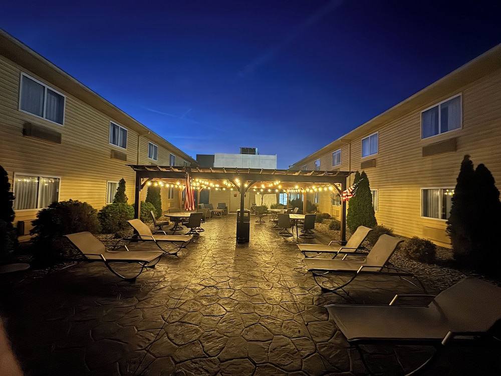 Greenfield Inn and Suites Elizabethtown KY I65 Exit 94 55/62