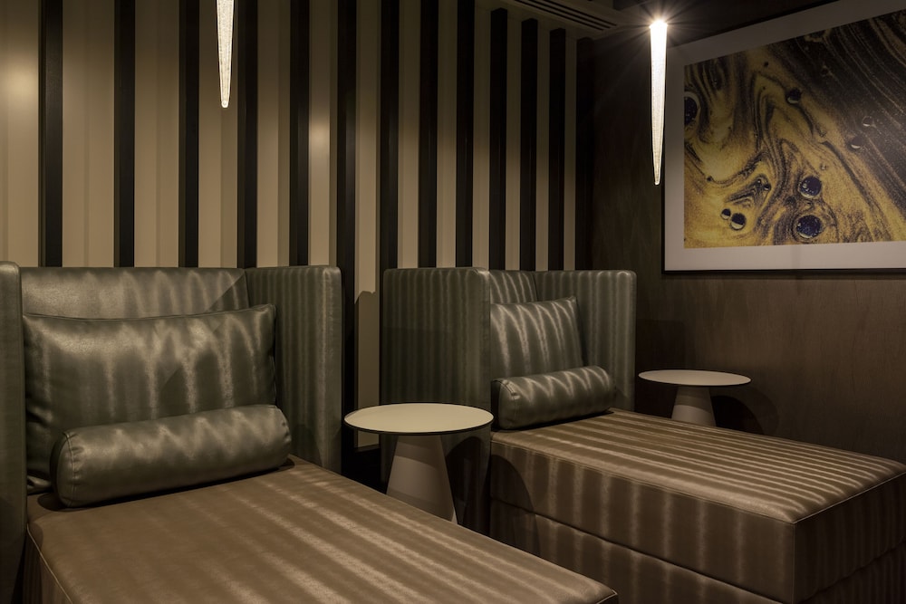 Hilton Aberdeen TECA 25/64