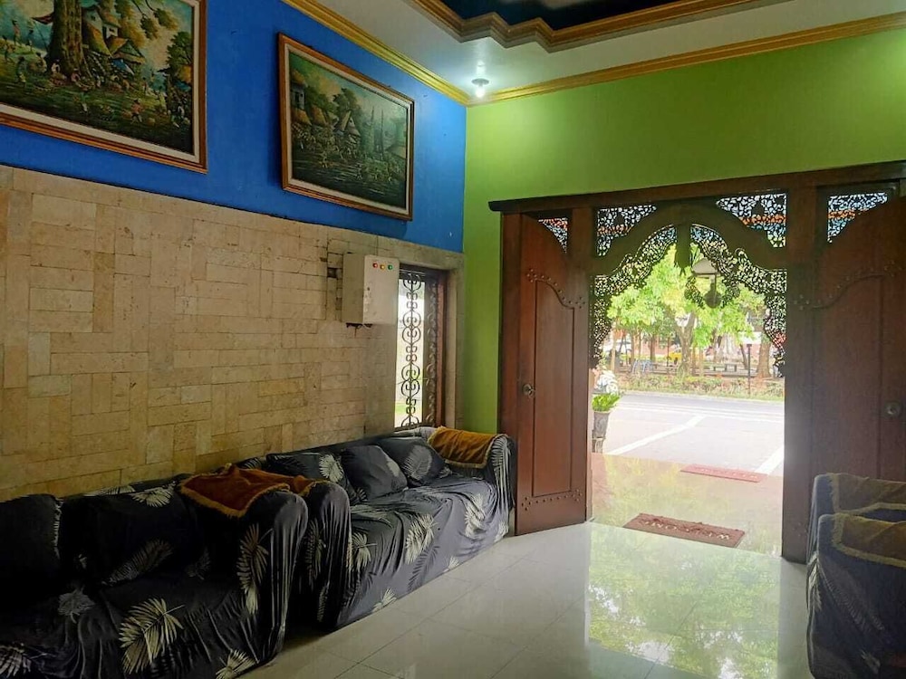Hotel O Guest House Amalia Malang 38/52
