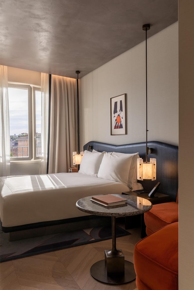Thompson Rome, by Hyatt 14/50