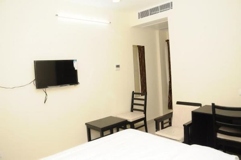 Balaji Residency 46/51
