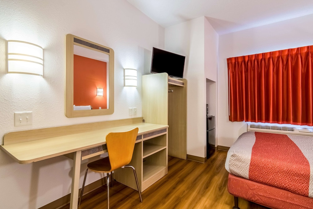 Motel6 Fort Mill, SC - Charlotte 28/46