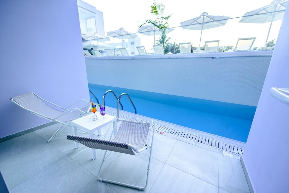 Eleana Hotel 34/34