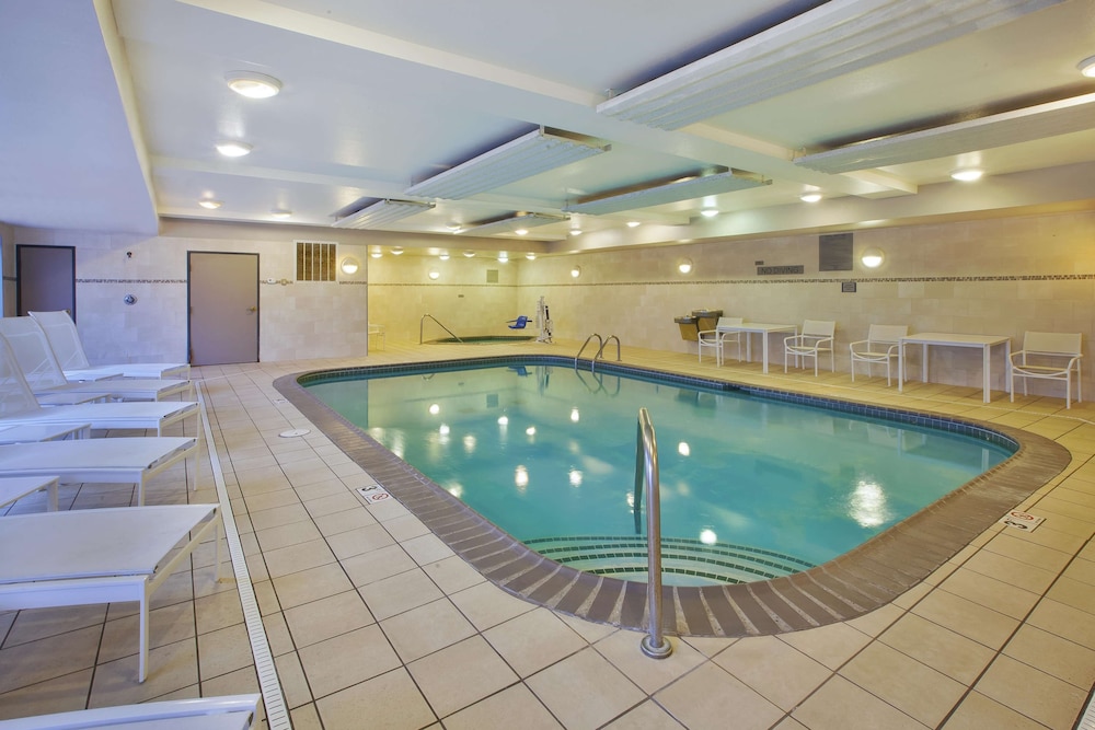 Country Inn and Suites By Radisson Big Rapids MI 6/30