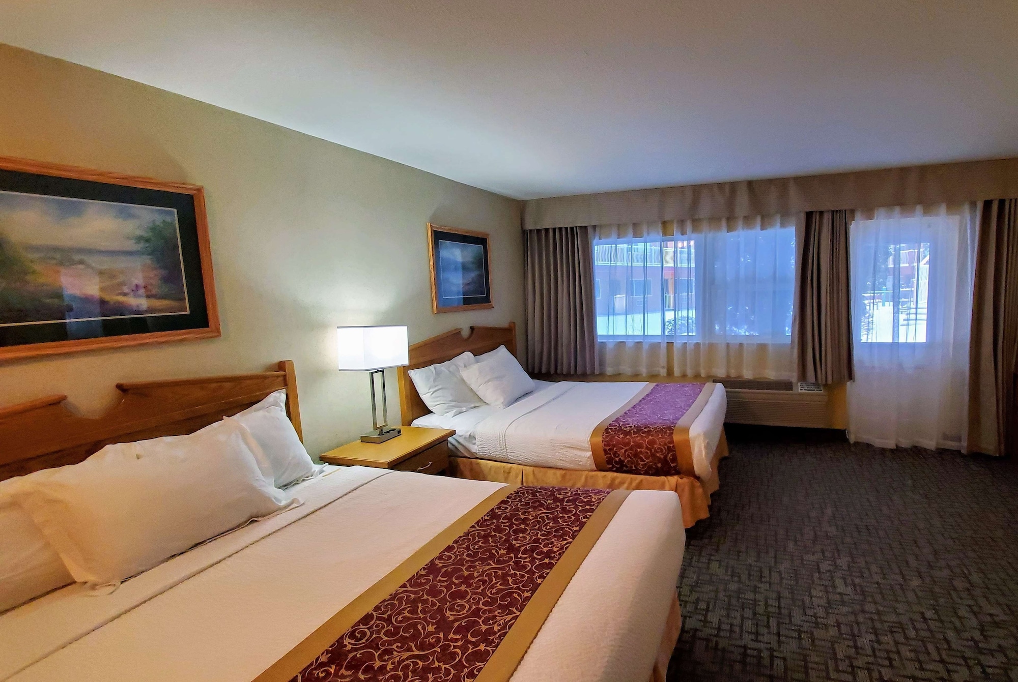 Room, 2 Queen Beds, Pool Side