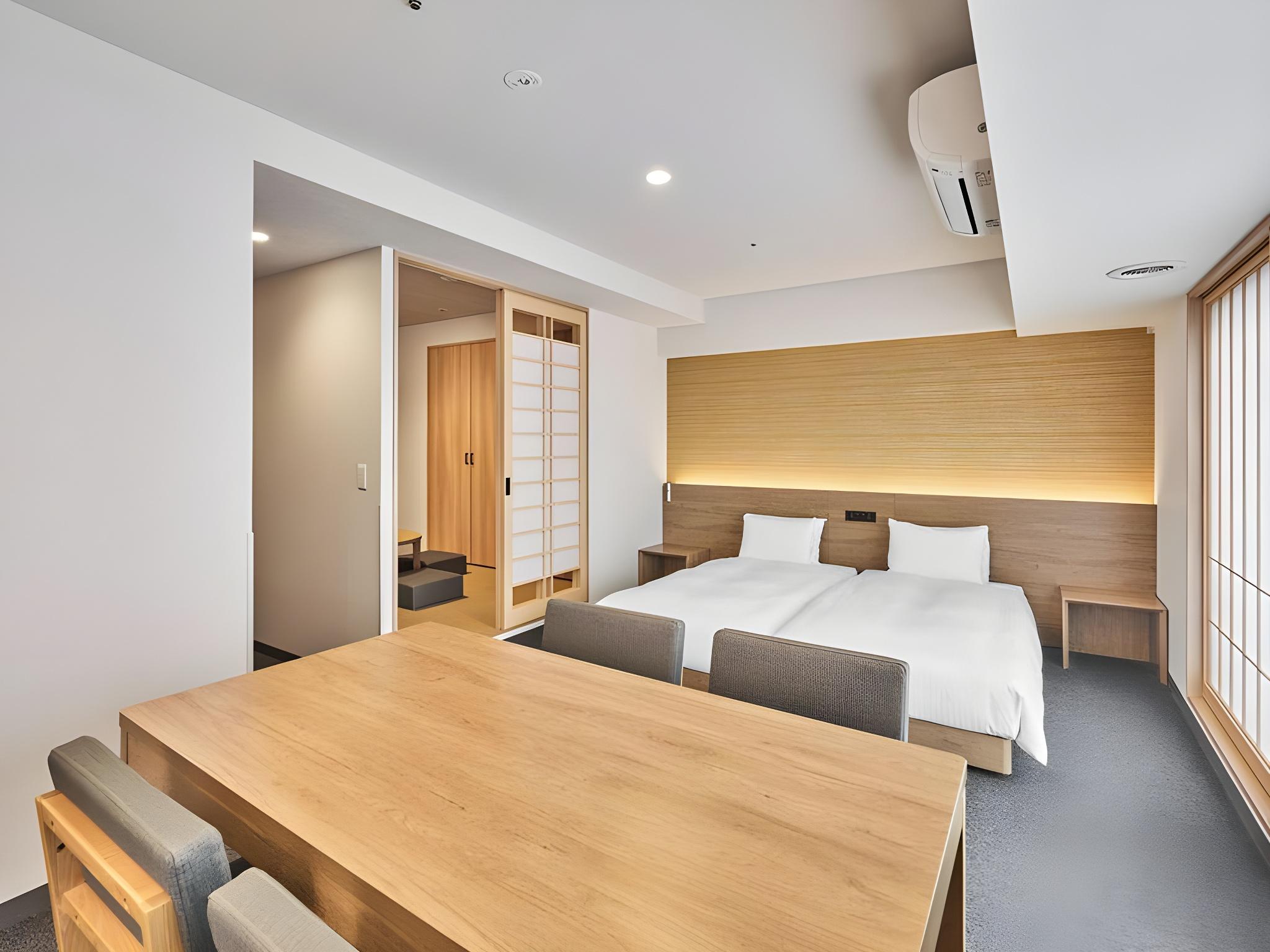 غرفة يابانية غربية عائلية
