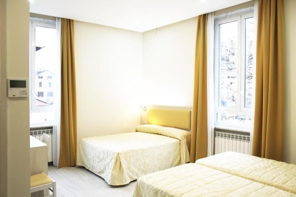 CSI Group - Hotel Metropoli 6/28