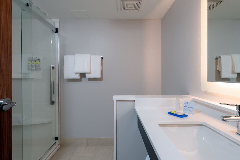 Holiday Inn Express Suites Tulsa Downtown Arts District 13/40