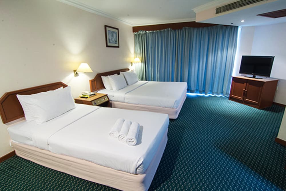 Coral Bay Resort 23/63