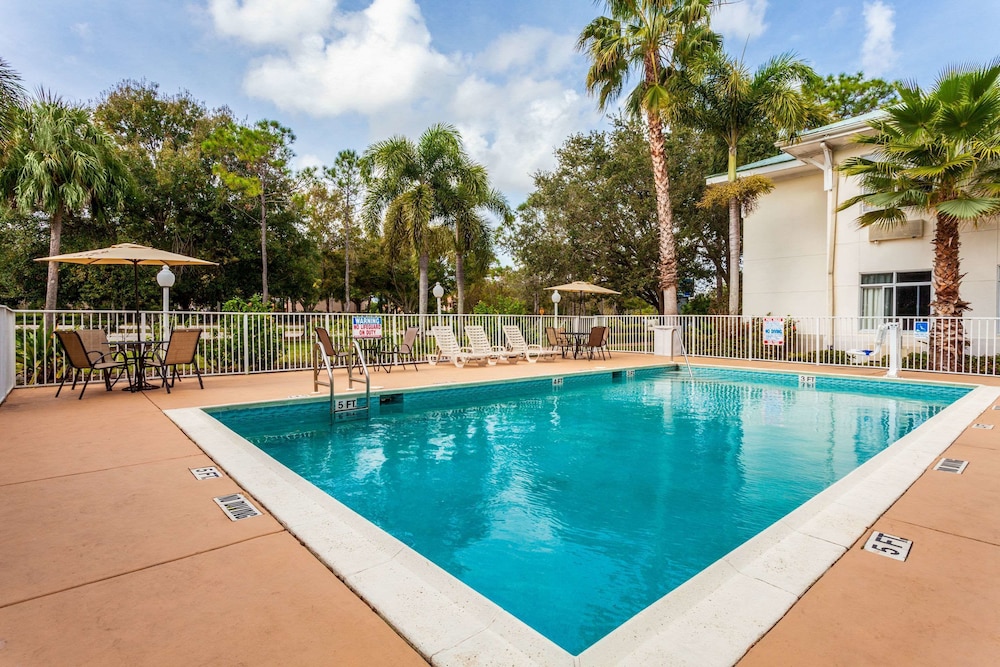 MainStay Suites at PGA Village 22/22