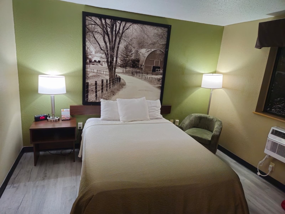 Room, Queen Bed, Accessible