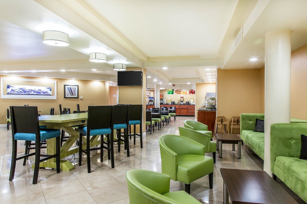 Quality Inn and Suites Middletown Newport 38/40