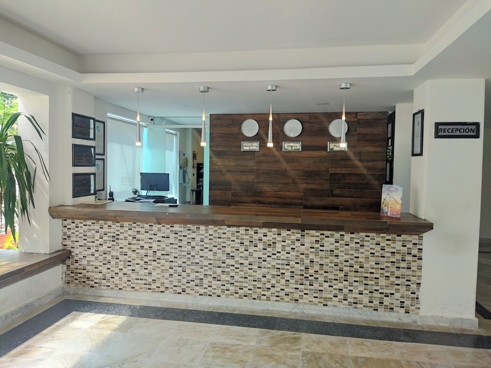 Hotel Aristos Acapulco 6/50